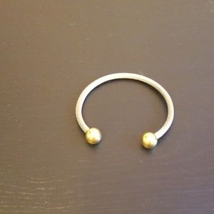 Magnetic thearpy bracelet.